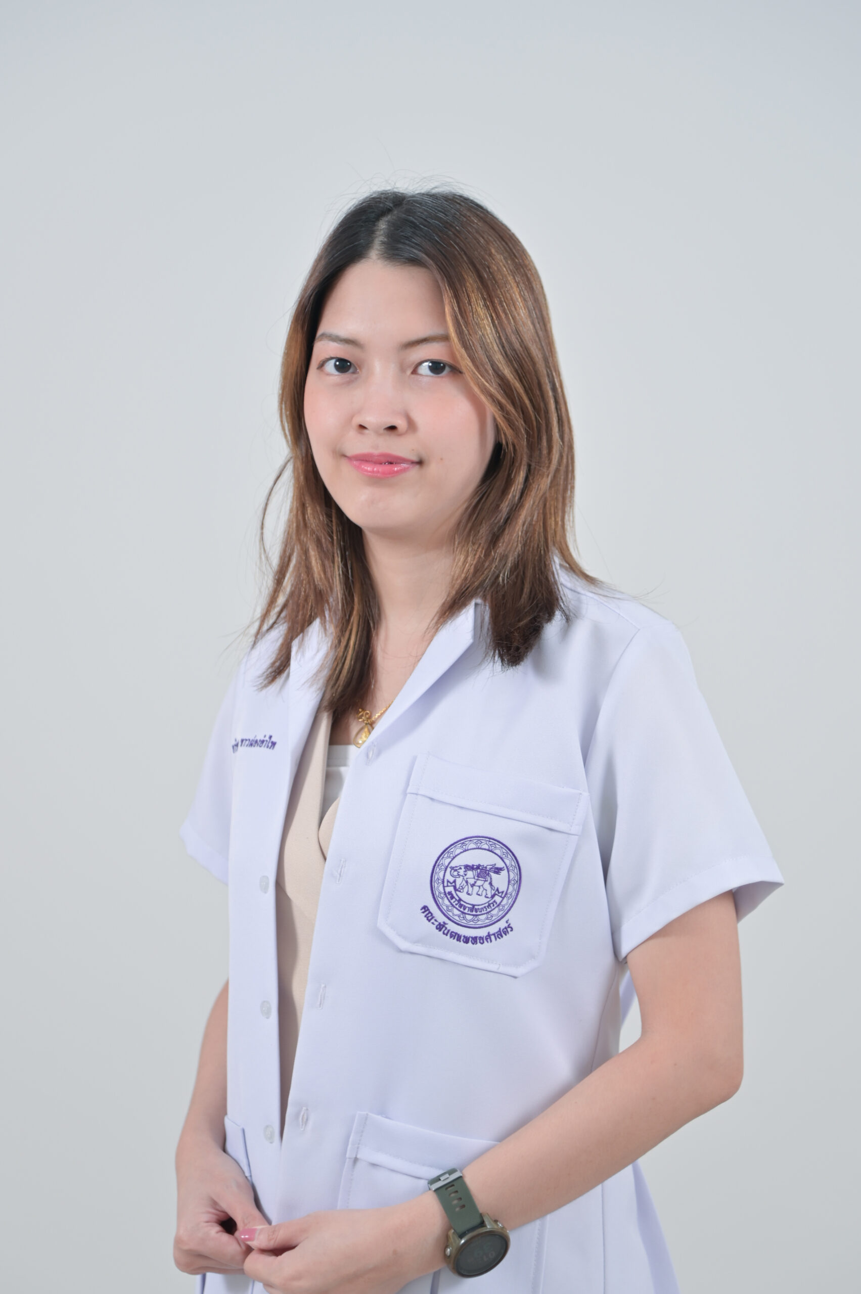 นางสาวอารียาพร ขาวผ่องอำไพ